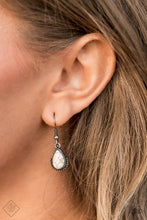 Load image into Gallery viewer, Stone Monument