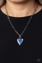 Load image into Gallery viewer, Kiss and SHELL - Blue Necklace