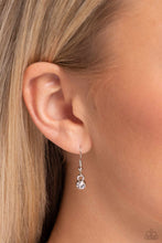 Load image into Gallery viewer, Twinkling Tables - Black Necklace