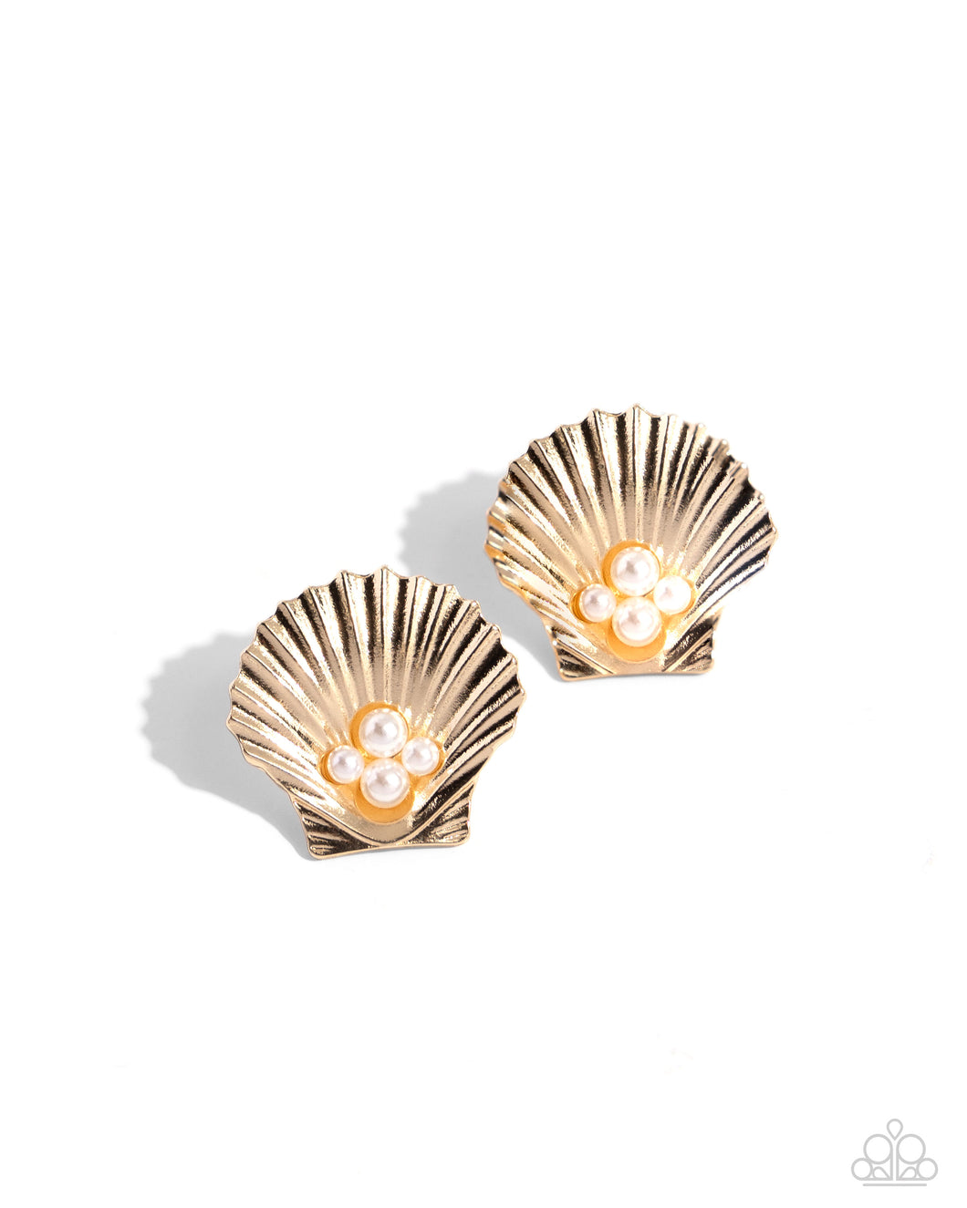Oyster Opulence - Gold Earring