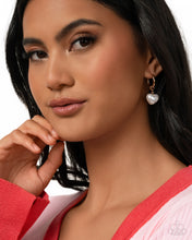 Load image into Gallery viewer, Carriage Chic - Gold Earring
