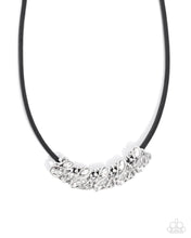 Load image into Gallery viewer, Sprig Shimmer - Black Necklace
