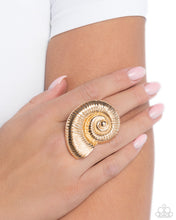 Load image into Gallery viewer, Shipwrecked Shell - Gold Ring

