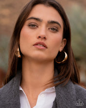 Load image into Gallery viewer, Subtle Sheen - Gold Earring
