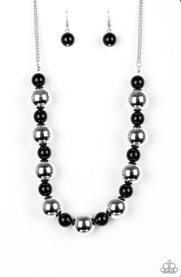 Top Pop-Black Necklace