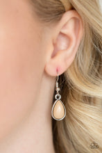 Load image into Gallery viewer, Jaw-Dropping Diva - Brown
