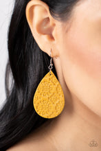 Load image into Gallery viewer, Stylishly Subtropical - Yellow Earring
