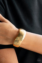 Load image into Gallery viewer, Urban Anchor - Gold Bracelet
