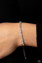 Load image into Gallery viewer, Dynamic Diamonds - White Bracelet
